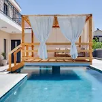 Alba Zadarvillas *