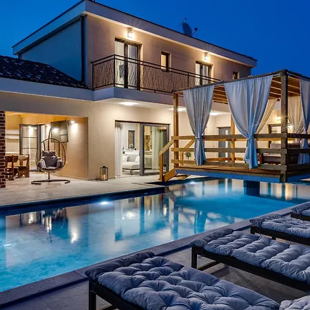 Alba Zadarvillas